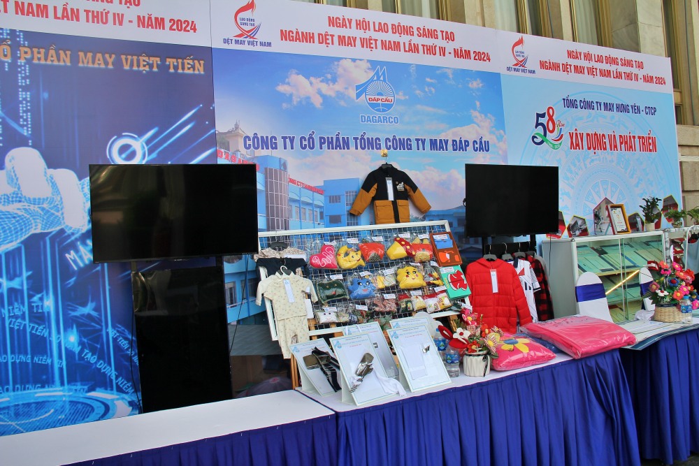 trưng bày tại ngày hội