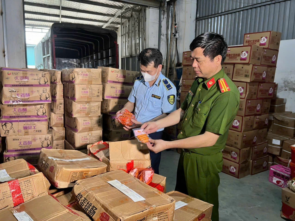 Hà Nội: Tăng cường trấn áp buôn lậu và gian lận thương mại