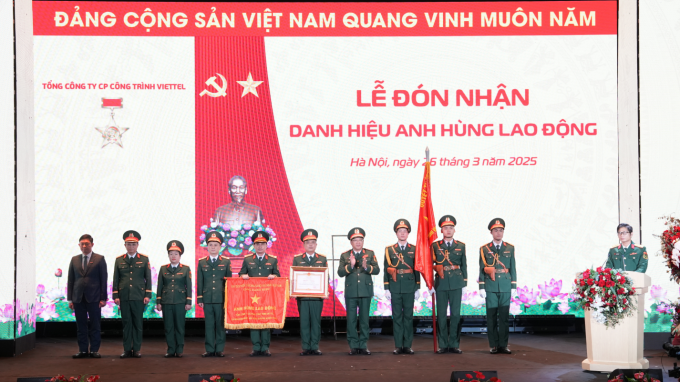 Viettel Construction vinh dự nhận danh hiệu cao quý của Đảng, Nhà nước và Quân đội. Ảnh: Viettel