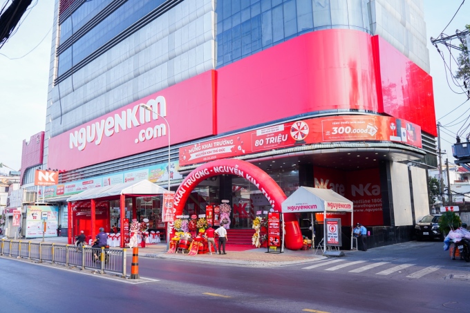 Nguyễn Kim đưa ra nhiều ưu đãi cho người tiêu dùng trước khi mùa hè tới, giúp tiết kiệm chi phí. Ảnh: Nguyễn Kim