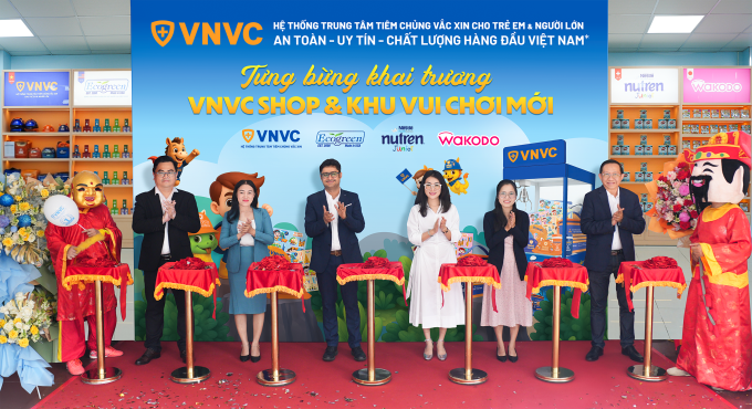 VNVC SHOP khai trương từ ngày 1/6, giúp khách hàng yên tâm mua sản phẩm chăm sóc sức khỏe, dinh dưỡng uy tín. Ảnh: Mộc Thảo