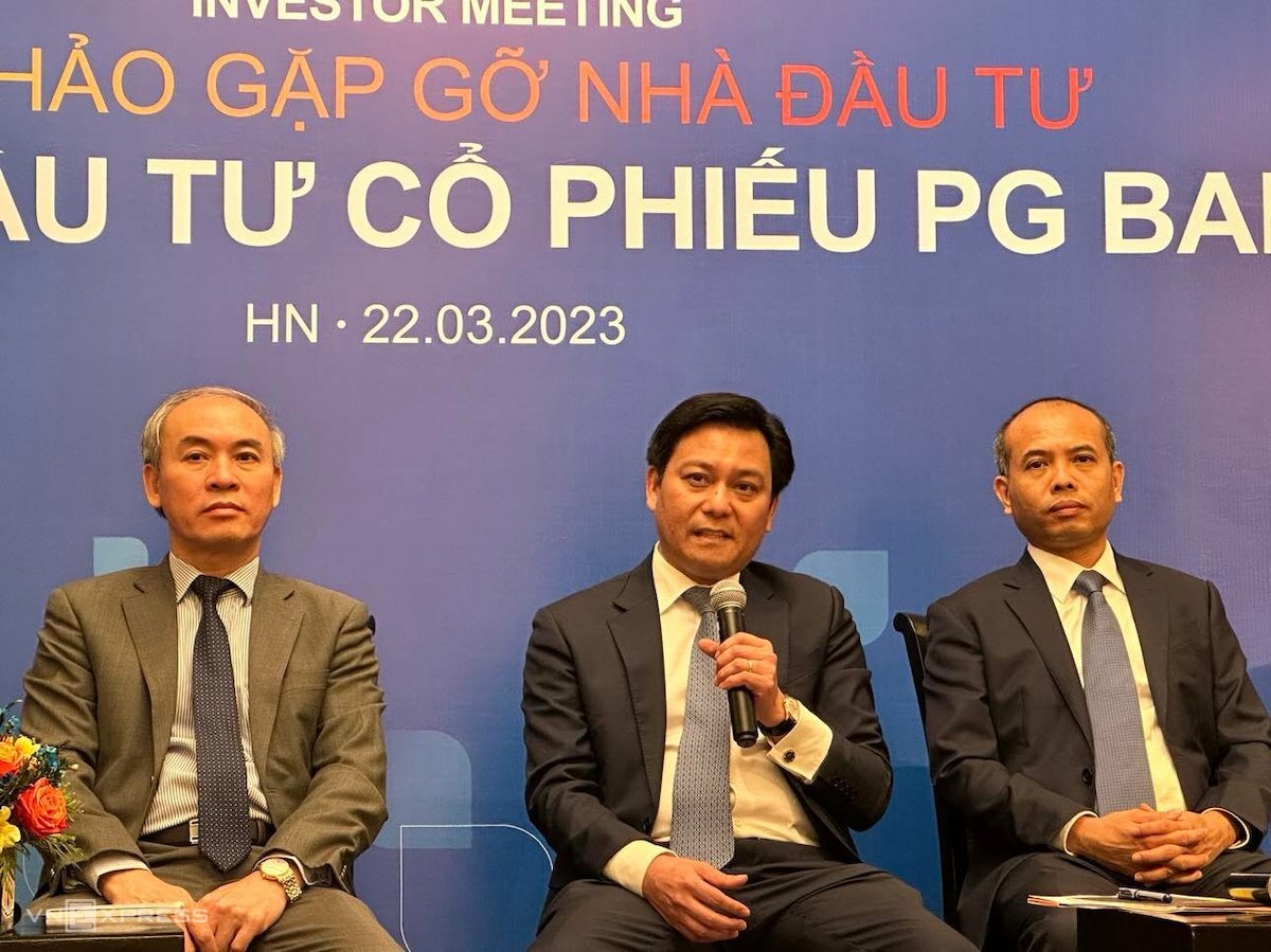 Đại diện Petrolimex và PGBank chia sẻ tại hội thảo gặp gỡ nhà đầu tư đầu tư vào cổ phiếu PGBank, chiều 22/3. Ảnh: Anh Minh